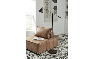METAL FLOOR LAMP (1/CN) Garville Black/Gold FinishL734341 ASHLEY