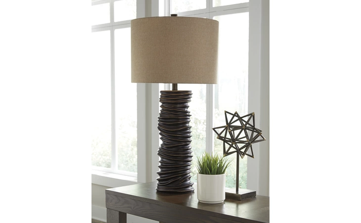 L235504  POLY TABLE LAMP (1 CN)