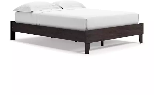 piperton two-tone brown/charcoal queen platform bed by ashley