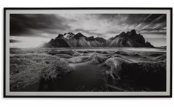 delstone black/white wall art by ashley
