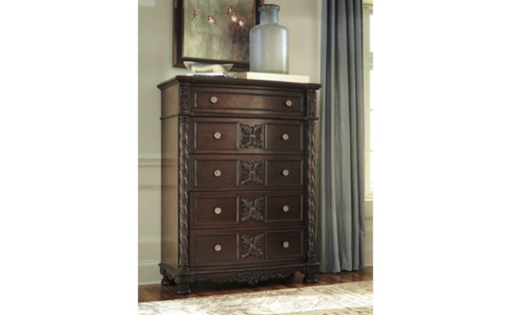 B717-46 LADDENFIELD FIVE DRAWER CHEST