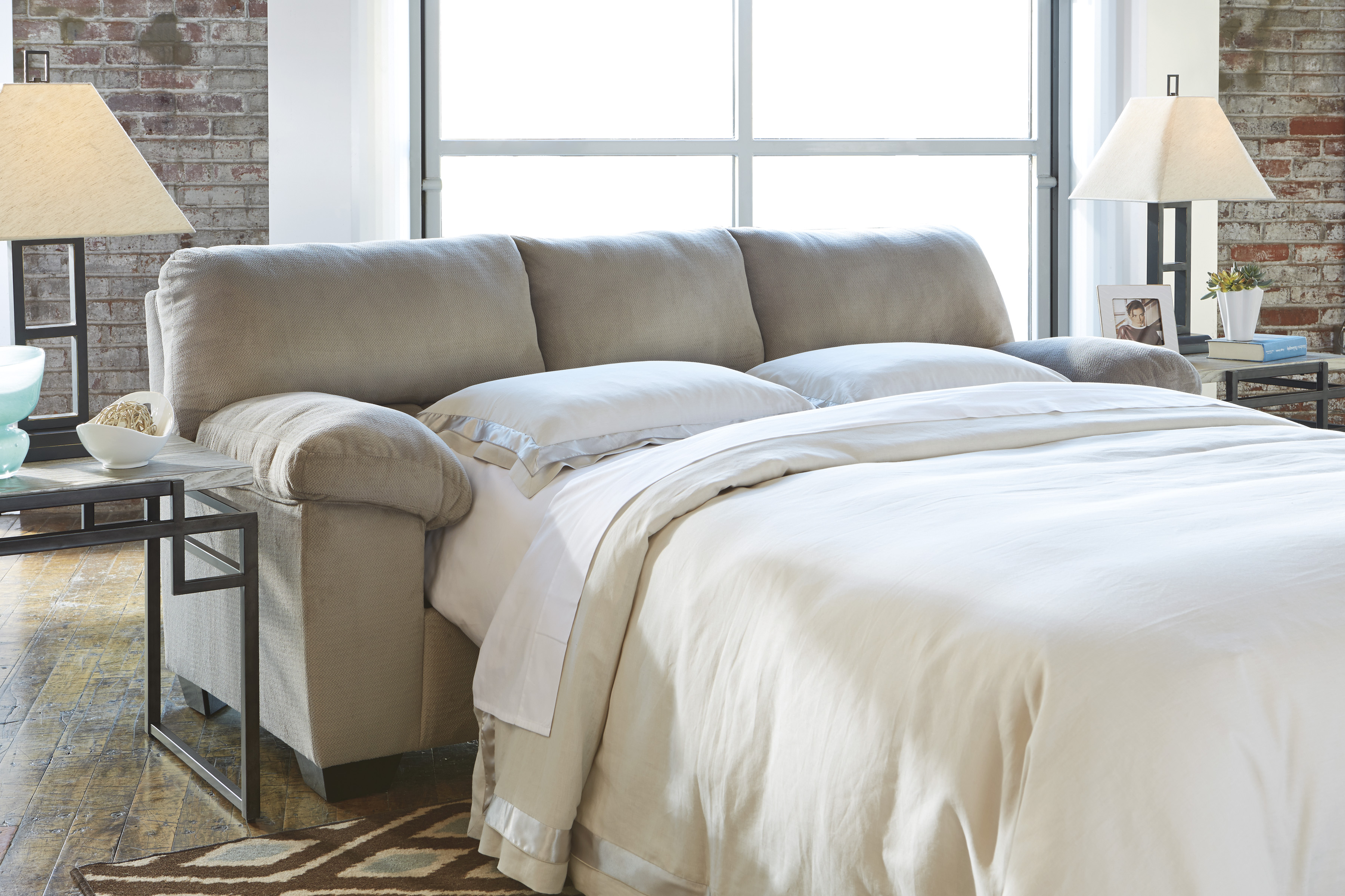 9540136 ASHLEY FURNITURE