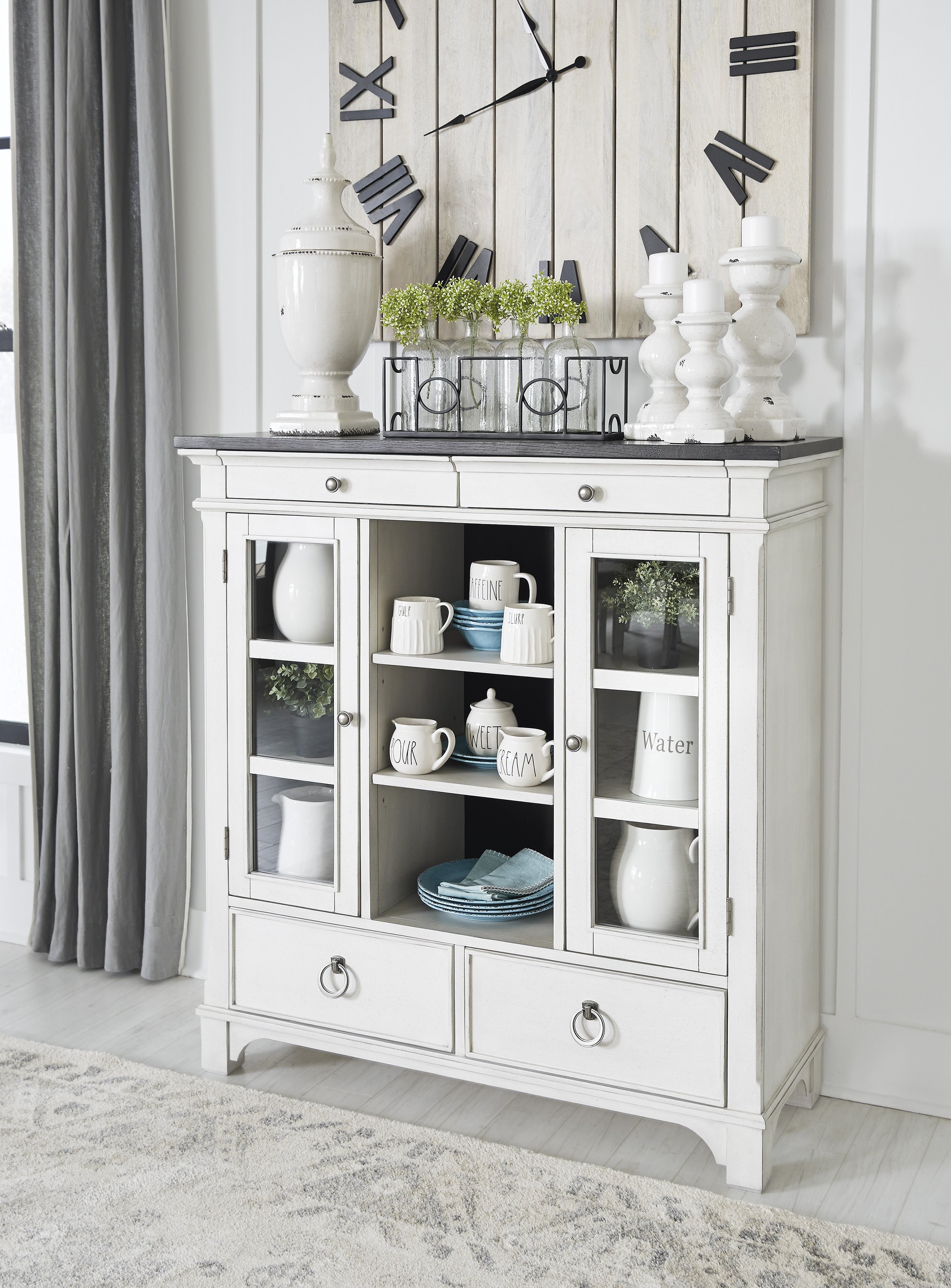 D76376 ASHLEY FURNITURE