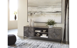 ACCENT CABINET Treybrook Distressed GrayA4000512 ASHLEY