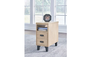 CHAIR SIDE END TABLE Freslowe Light Brown/BlackT931-7 ASHLEY