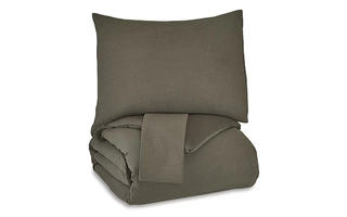 QUEEN COMFORTER SET Eilena Queen Comforter SetQ445013Q ASHLEY