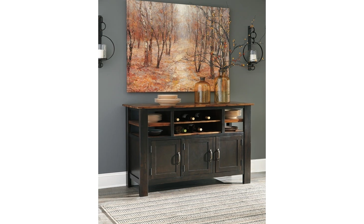D645-60 DINING ROOM SERVER QUINLEY ASHLEY Quinley D645-60