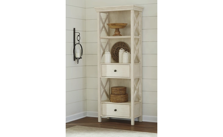 Bolanburg DISPLAY CABINET ASHLEY Antique White D647-76