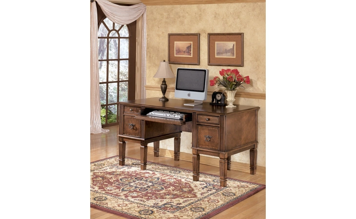 H527-26 Hamlyn HOME OFFICE STORAGE LEG DESK