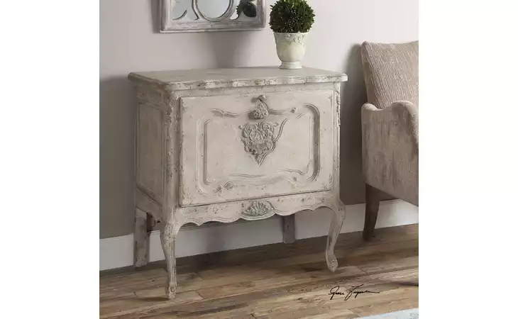 24586  FAUSTA ACCENT CHEST
