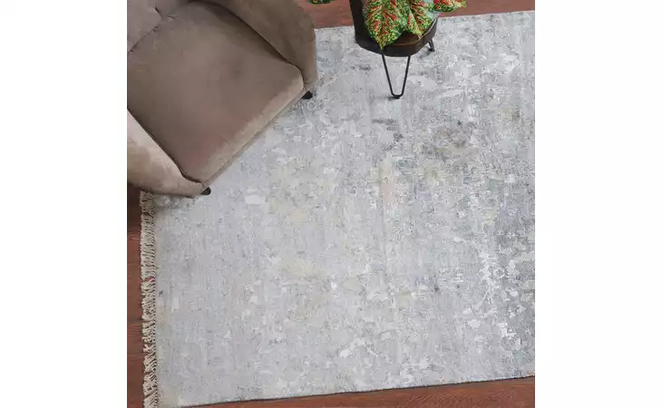 70028-9 BHUTAN, GRAY UTTERMOST  70028-9