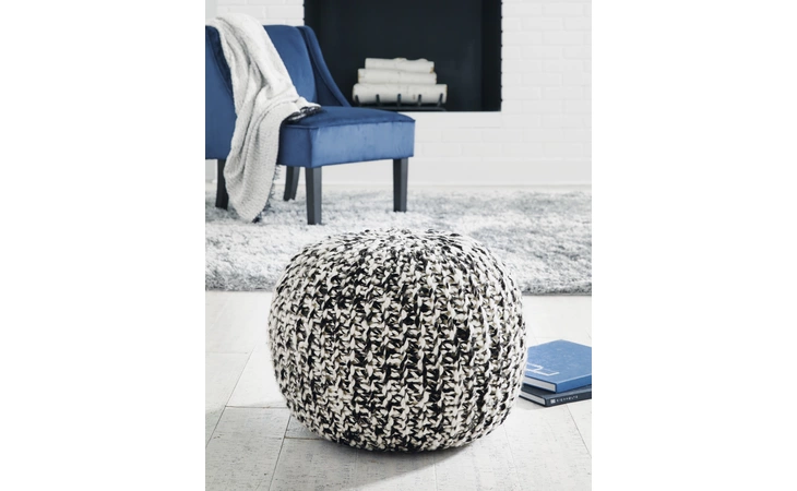 Latricia POUF ASHLEY Black/White A1000828