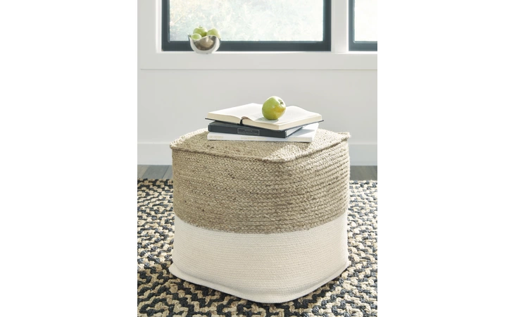 Sweed Valley POUF ASHLEY  A1000831