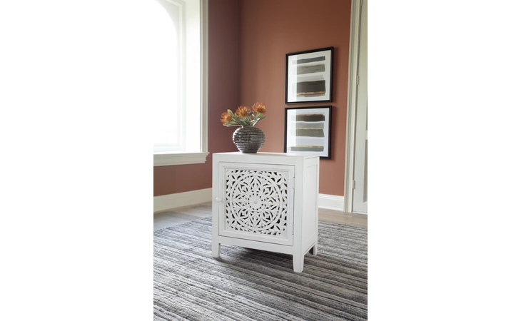Fossil Ridge ACCENT CABINET ASHLEY White A4000008