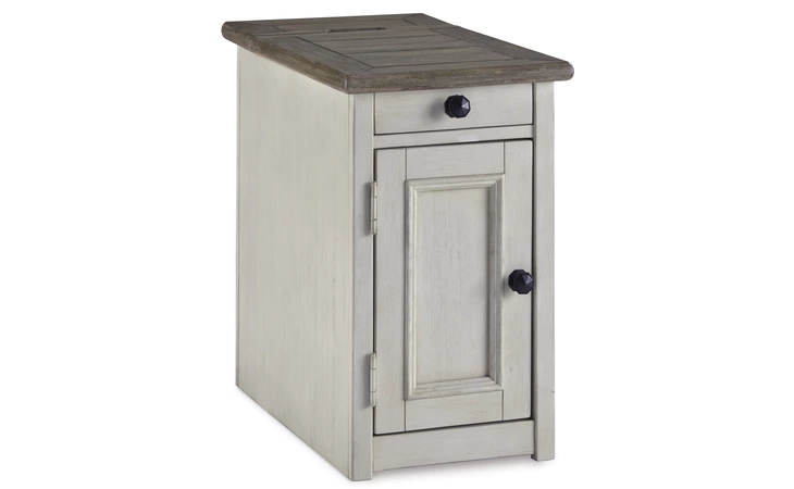 T637-7 Bolanburg CHAIR SIDE END TABLE