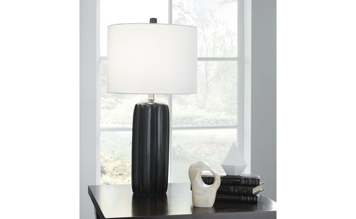 ADORLEE CERAMIC TABLE LAMP (2 CN) ASHLEY  L177934