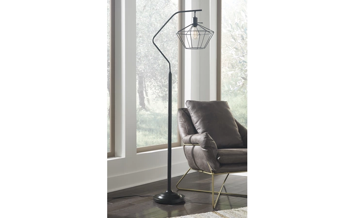 Makeika METAL FLOOR LAMP (1/CN) ASHLEY Black L207181