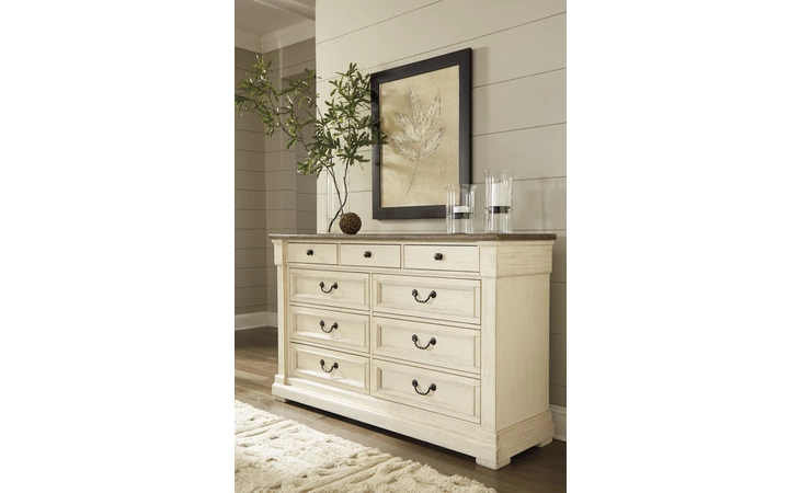 Bolanburg DRESSER ASHLEY Antique White B647-131