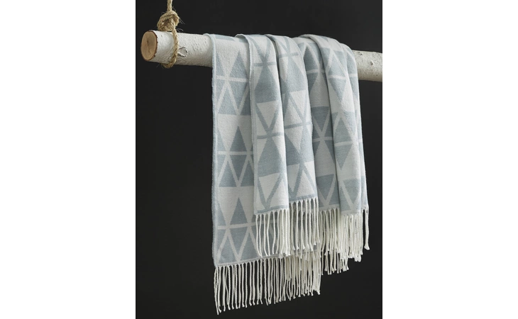 Noemi THROW (3/CS) ASHLEY  A1000748