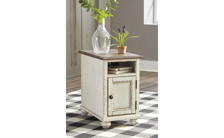Realyn CHAIR SIDE END TABLE ASHLEY White/Brown T523-7