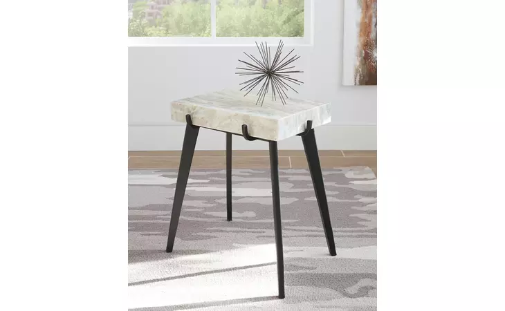 930066  ACCENT TABLE