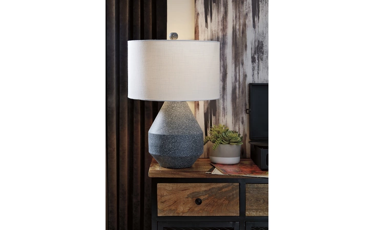 Kristeva METAL TABLE LAMP (1/CN) ASHLEY Metal Table Lamp (1/CN) L235594