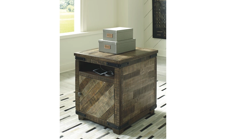T849-7 Cordayne CHAIR SIDE END TABLE