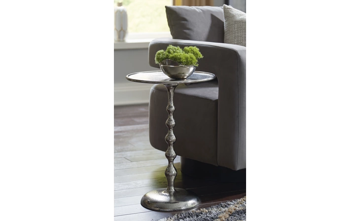 A4000321 Chaseton ACCENT TABLE