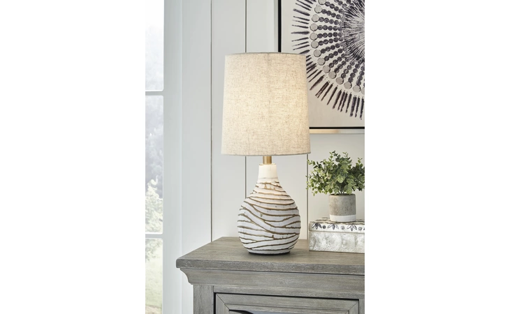 Aleela METAL TABLE LAMP (1/CN) ASHLEY White/Gold Finish L204194