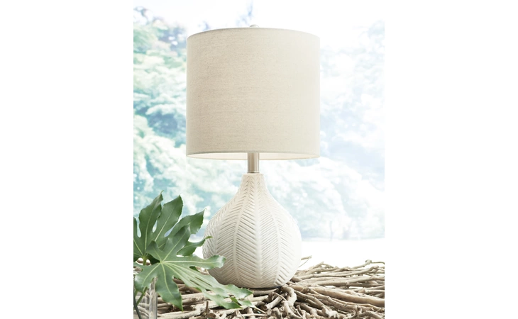 Rainermen CERAMIC TABLE LAMP (1/CN) ASHLEY Off White L180024
