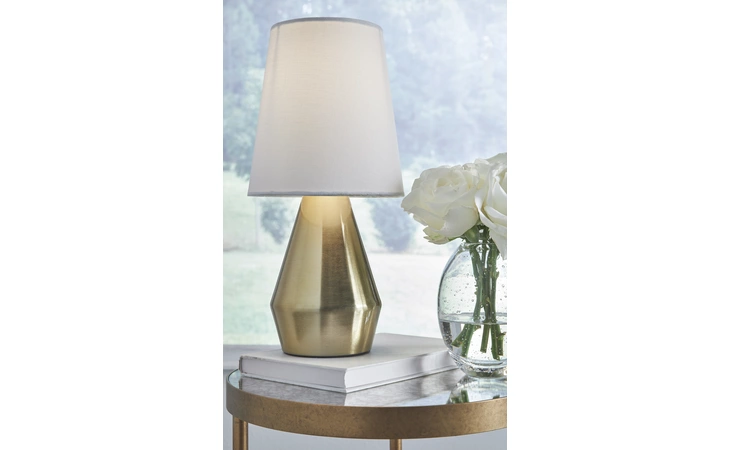Lanry METAL TABLE LAMP (1/CN) ASHLEY Metal Table Lamp (1/CN) L204404