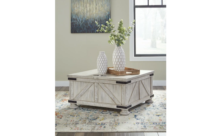 Carynhurst COFFEE TABLE WITH STORAGE ASHLEY Whitewash T929-20