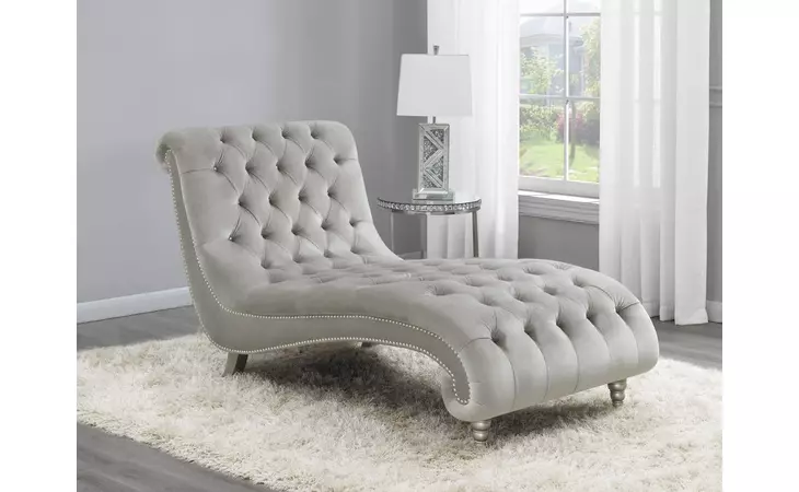 905468  TUFTED CUSHION CHAISE WITH NAILHEAD TRIM GREY