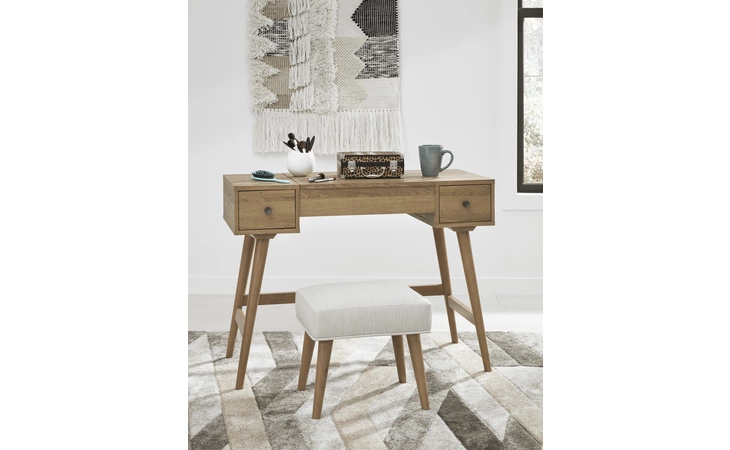 Thadamere VANITY/UPH STOOL (2/CN) ASHLEY Light Brown B060-22