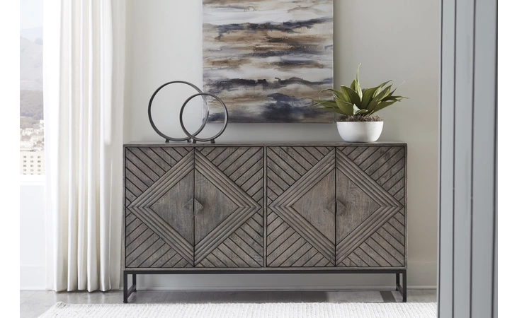 Treybrook ACCENT CABINET ASHLEY Distressed Gray A4000511