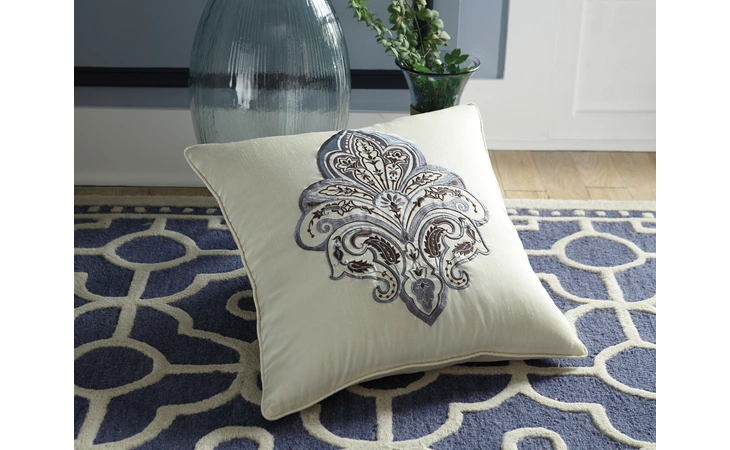 Mykel PILLOW ASHLEY  A1000461P