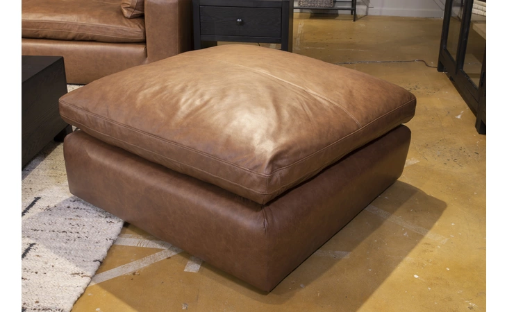 Emilia OVERSIZED ACCENT OTTOMAN ASHLEY  3090108