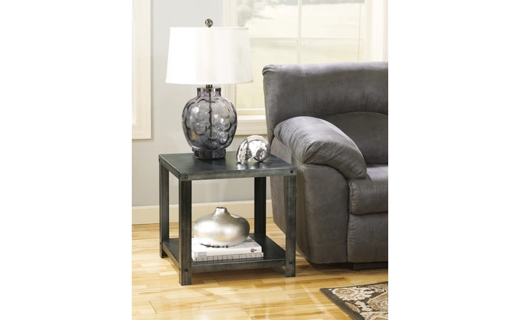 T560-2 HATTNEY D SQUARE END TABLE HATTNEY